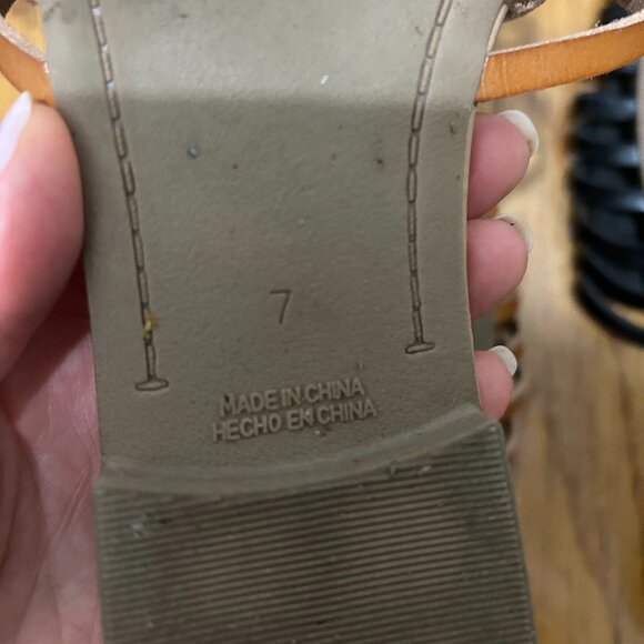 Old Navy Tan Hurache Slip-on sandals - Size 7 - Picture 6 of 6